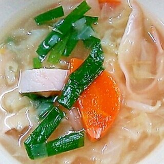 お腹にやさしい☆野菜とハムの食べるスープ